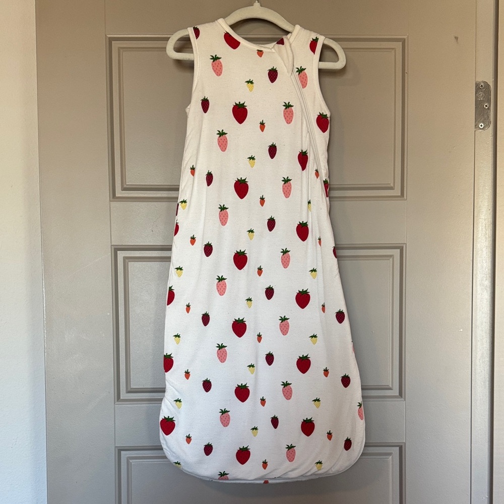 Kyte BABY Sleep Sack 1.0 Tog - Strawberry Print! Size Small.